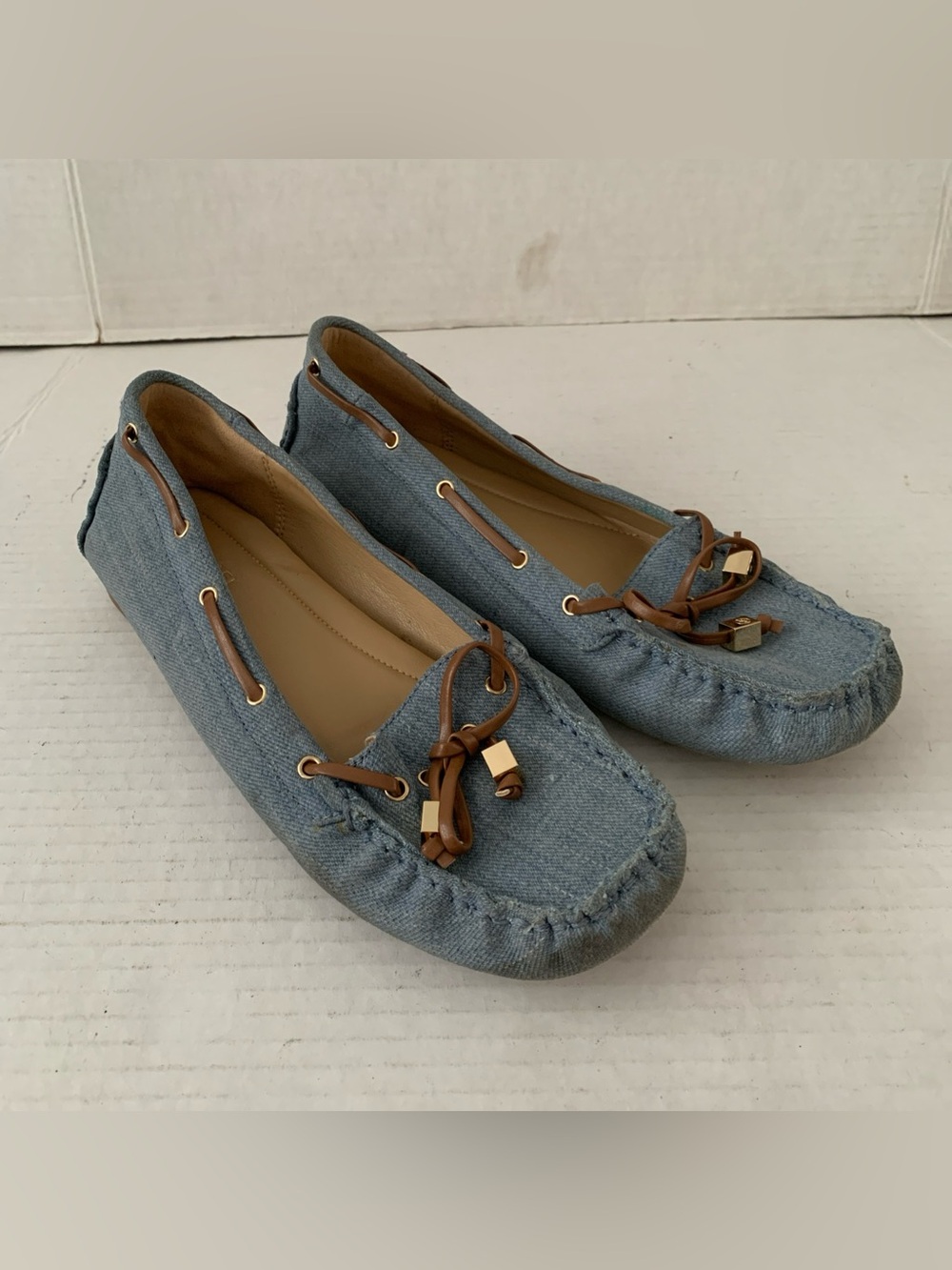 Michael Kors Blue Denim Flats Moccasins Boat Shoes Loafers Size 7.5M Memory Foam